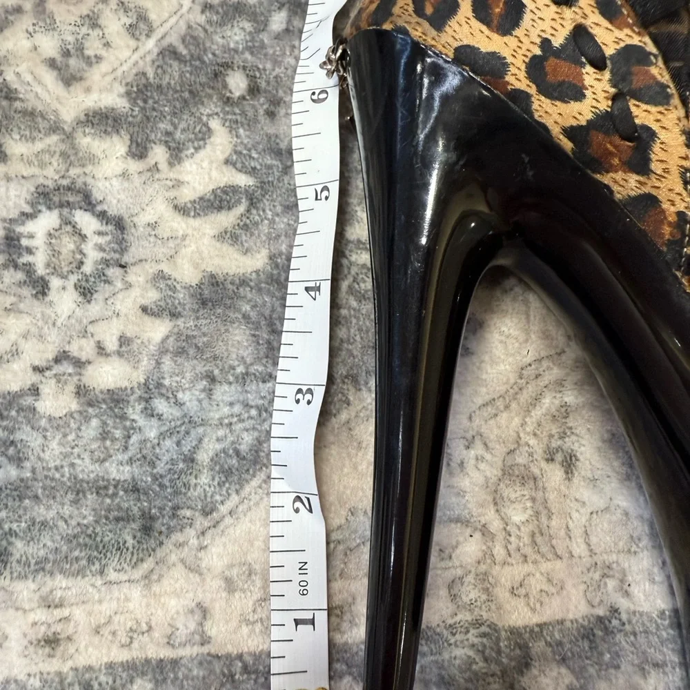 Elegant Leopard Print Stiletto Heels 👠 Foxy Lady Leopard 🐆 - Picture 8 of 9